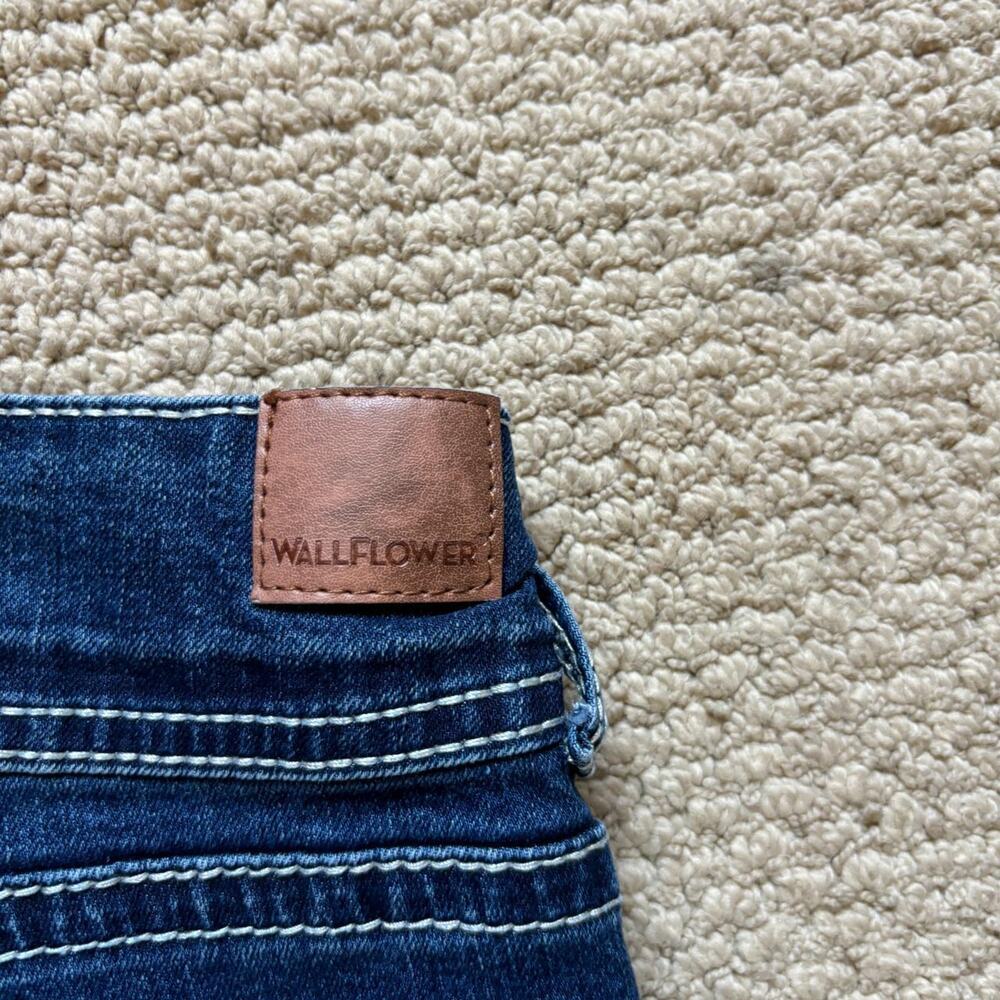 Baggy wallflower womens embroidered jeans - Picture 3 of 7